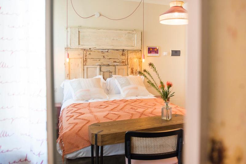 Deluxe Double Room with City View image 2