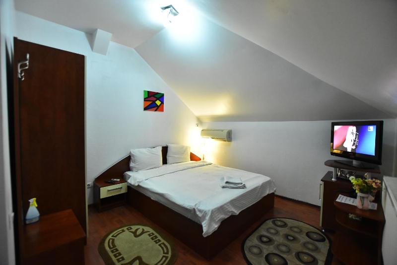 Hotel Euphoria - image 33