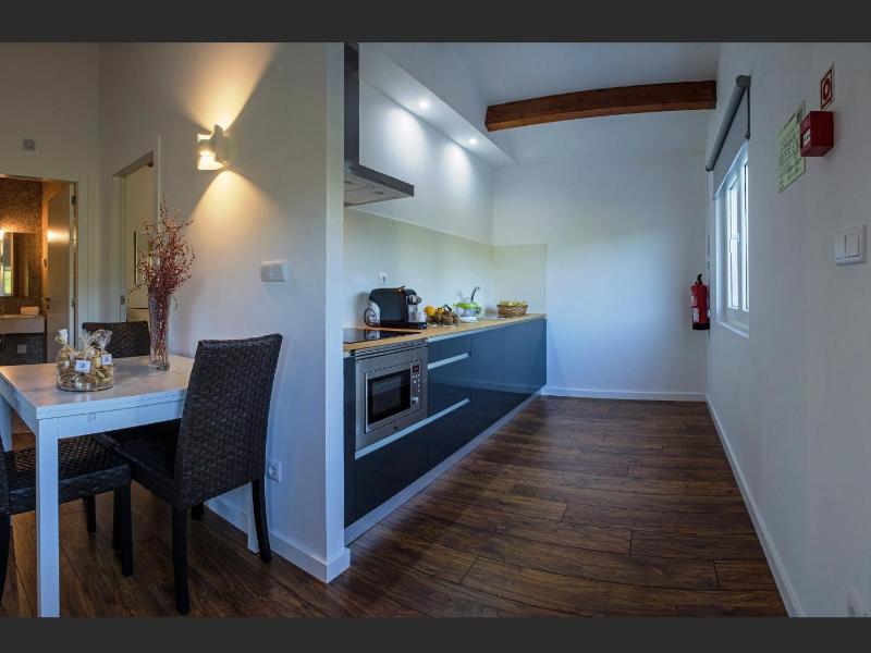 Apartment with Mountain View image 3