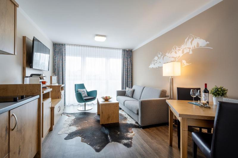 One-Bedroom Suite image 3