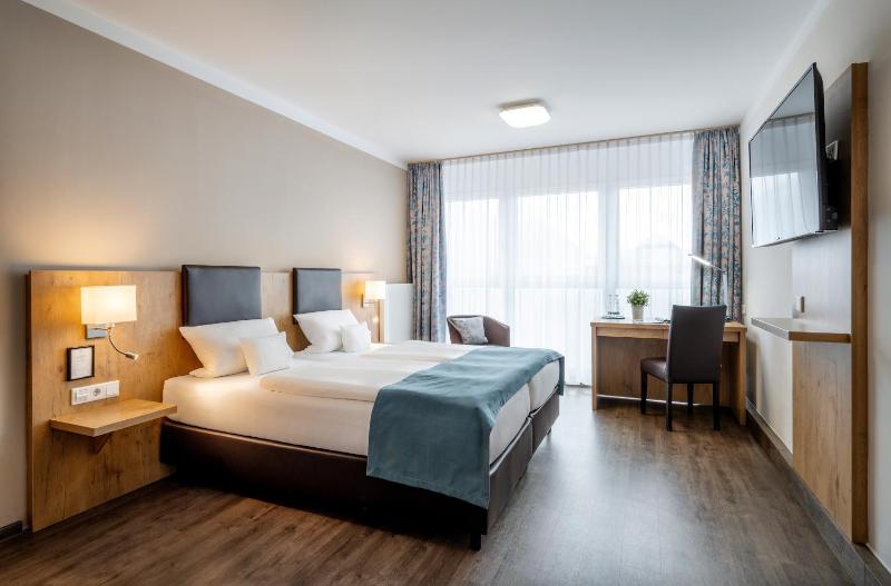 One-Bedroom Suite image 4