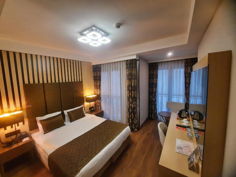 Superior Double or Twin Room image 3