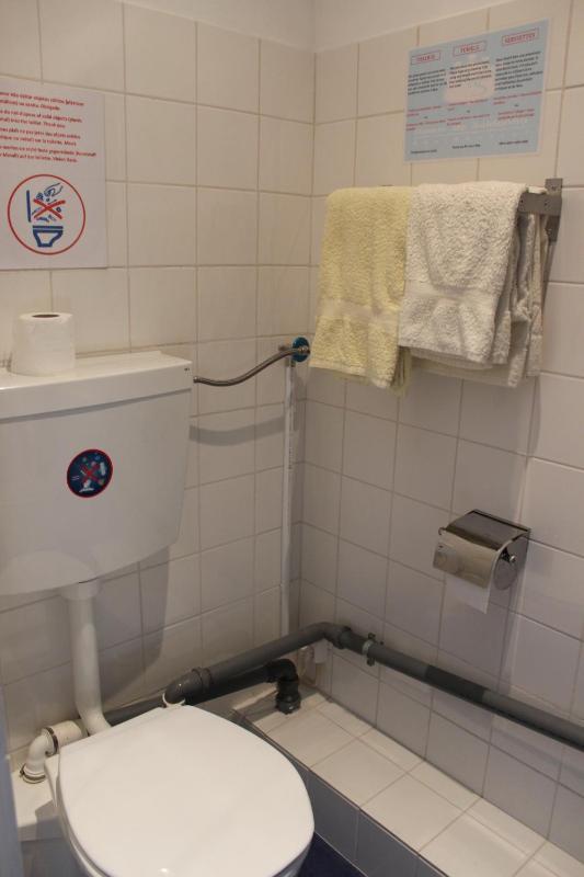 Triple Room (1 Double Bed + 1 Single Bed) image 2