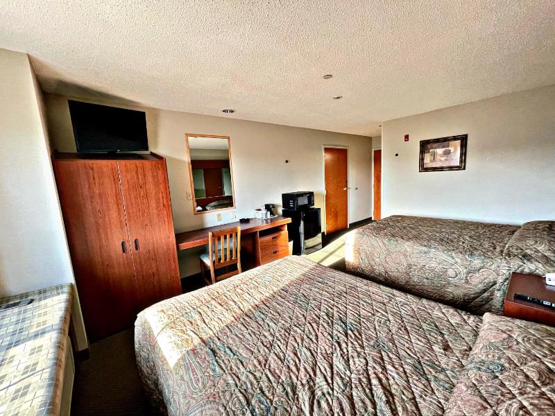 Double Room with Private Bathroom image 3
