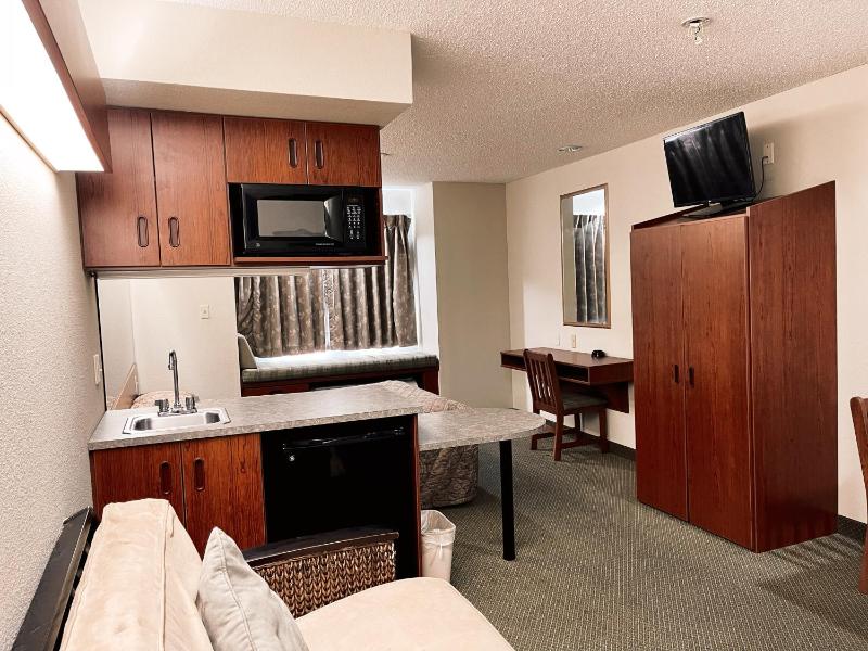 Single Room with Private Bathroom image 3