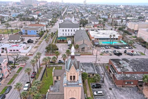 Room 8 Oleander Hotel Downtown Galveston Hotel Near Cruise Terminal & Beach - image 12