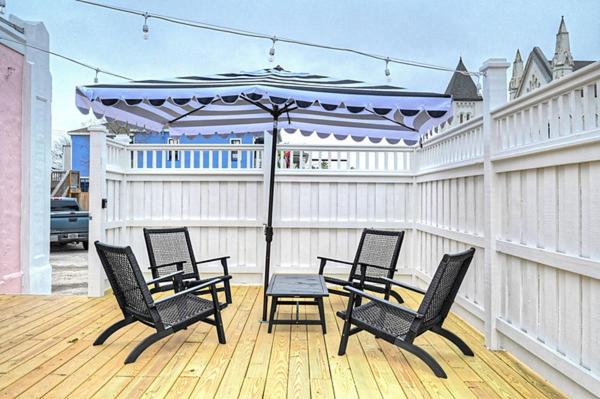 Room 8 Oleander Hotel Downtown Galveston Hotel Near Cruise Terminal & Beach - image 5