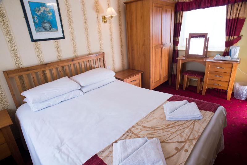 Double Room image 4