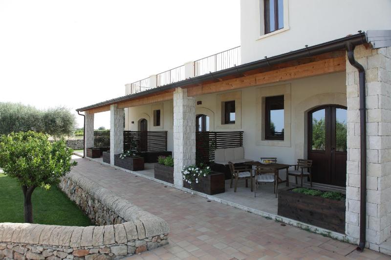 Apartment with Garden View image 3