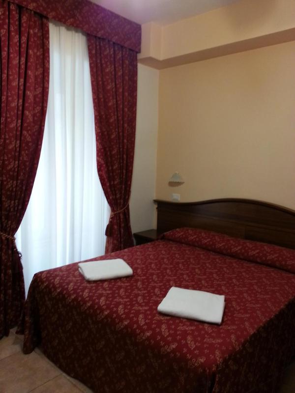 Quadruple Room image 4