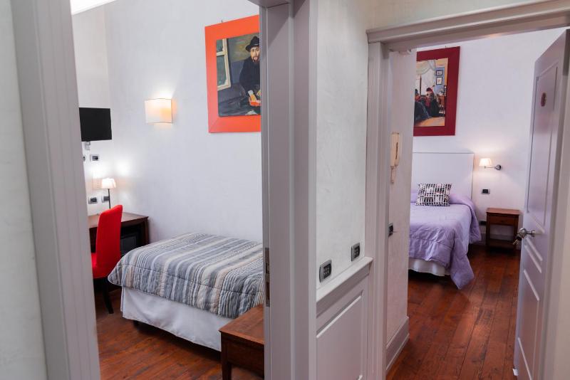 Standard Double Room image 2