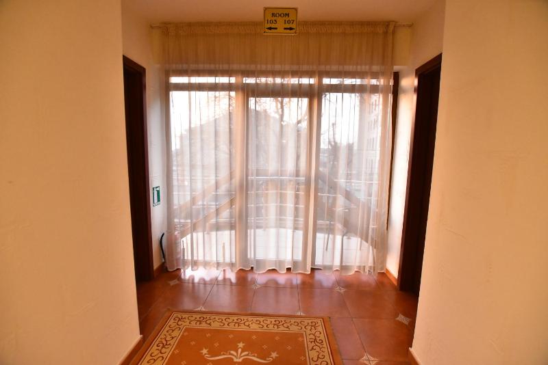 Hotel Euphoria - image 10