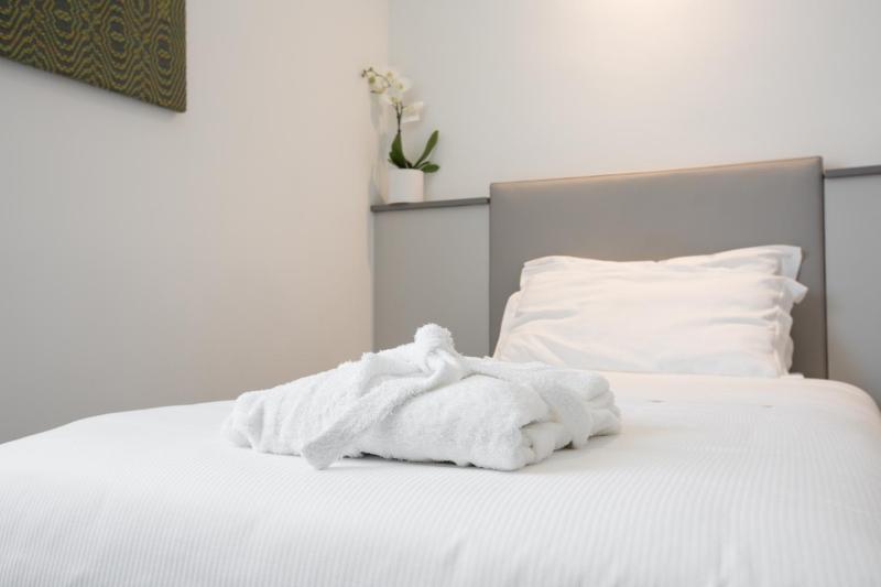 Single Room image 3