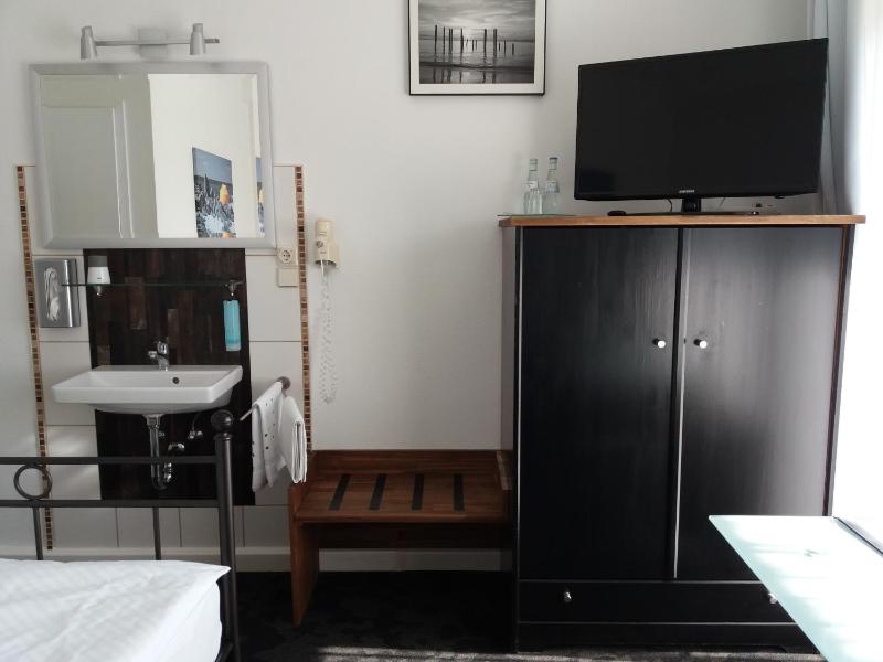 Single Room with Terrace image 4