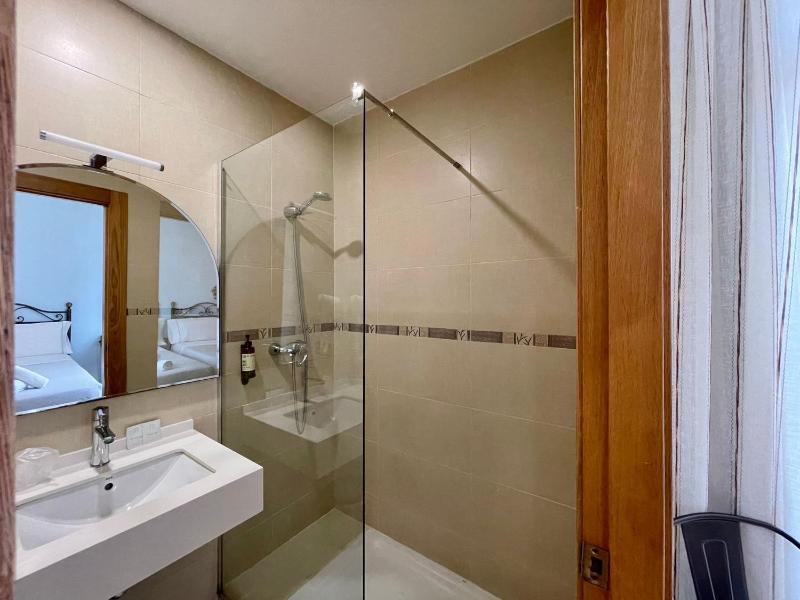 Double or Twin Room image 1