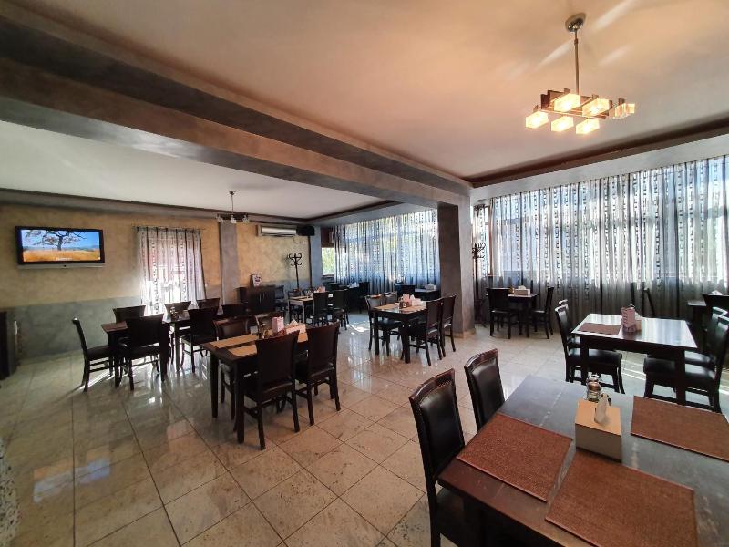 Hotel Euphoria - image 19
