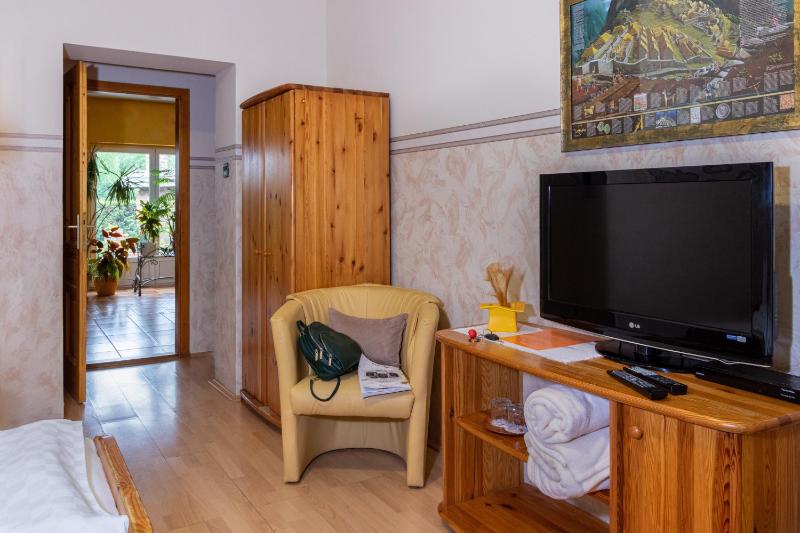 Double or Twin Room image 3