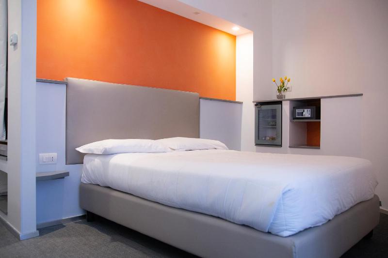 Double Room with French Bed image 1