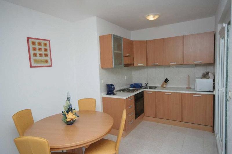 Apartment (4 Adults + 1 Child) image 4