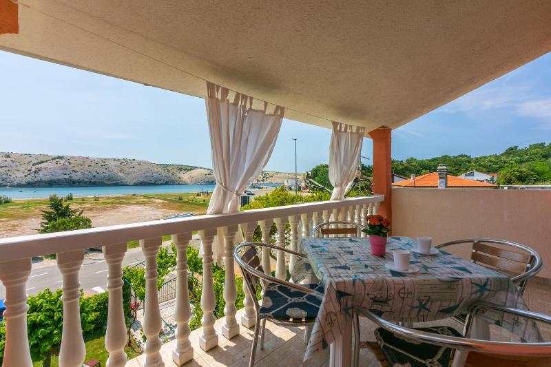 Two-Bedroom Apartment with Sea View image 4