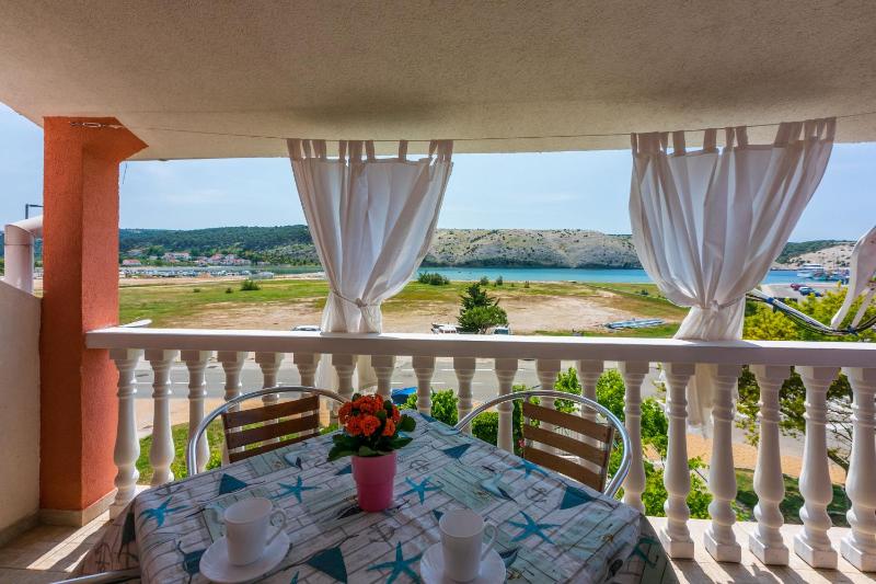 Two-Bedroom Apartment with Sea View image 3