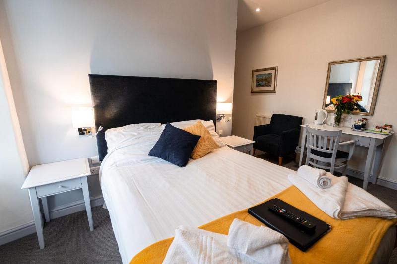 Double Room with Private Bathroom image 4