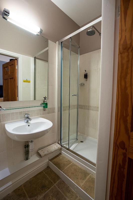 Double Room with Private Bathroom image 3