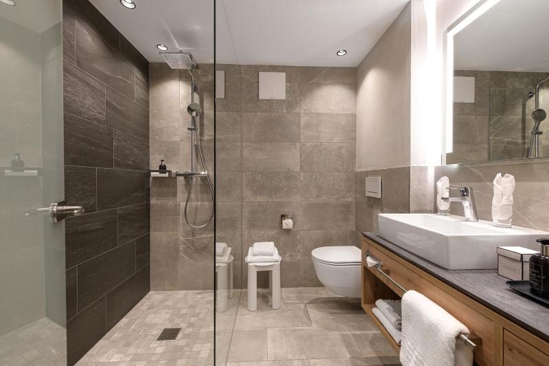 Comfort Double Room with Balcony image 3