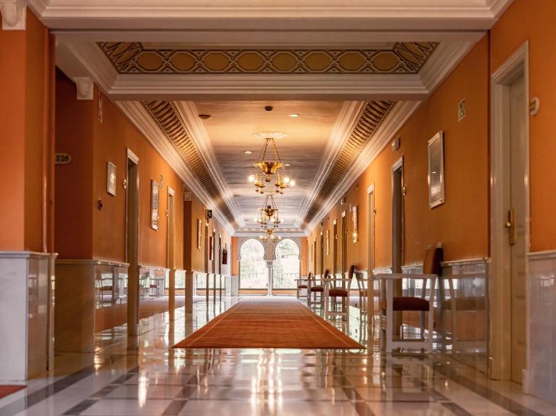 Standard Twin Room - Non-Smoking image 4