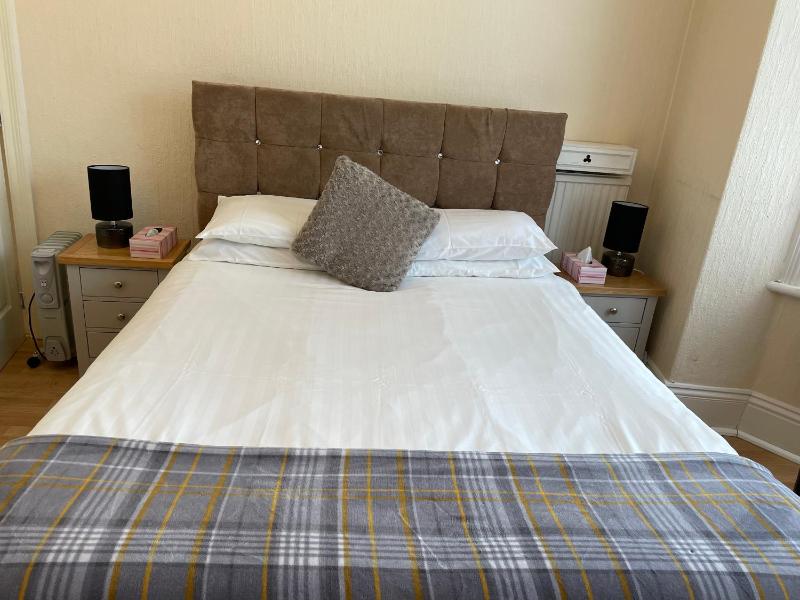 Double Room with Private Bathroom image 4