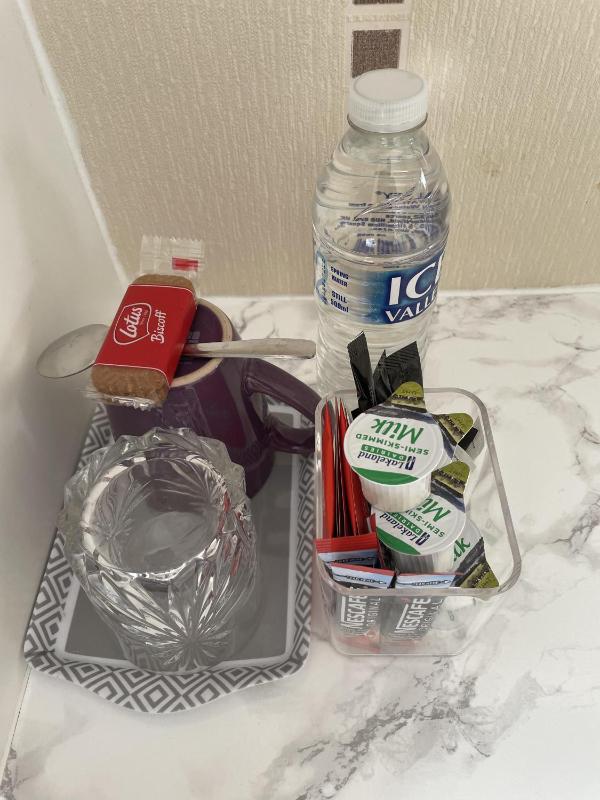 Small Single Room image 3