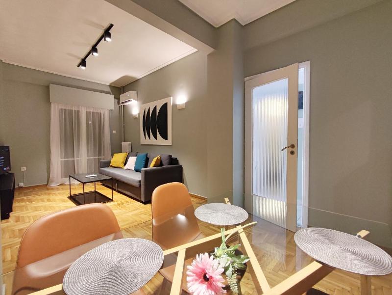 One-Bedroom Apartment image 1