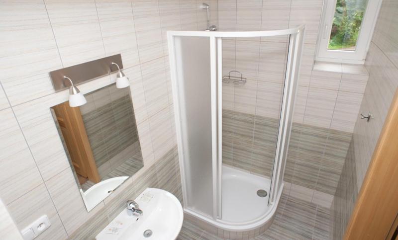 Triple Room with Shower image 2
