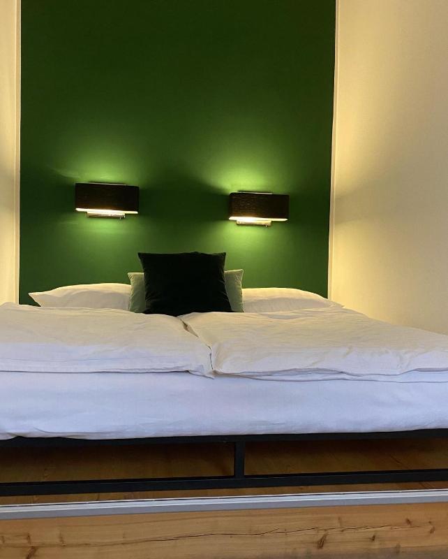 Jaspers Boutique Rooms - image 12