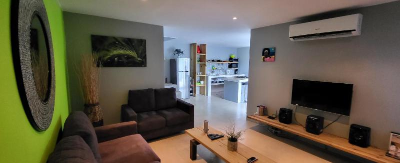 Sunny Hill - Private Pool Retreat near Mambo Beach - 2BR - No Utility Fees - image 25