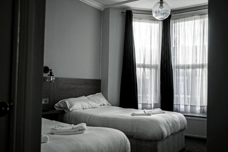 Quadruple Room image 4