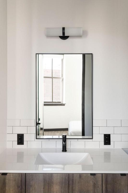 One-Bedroom Apartment image 2
