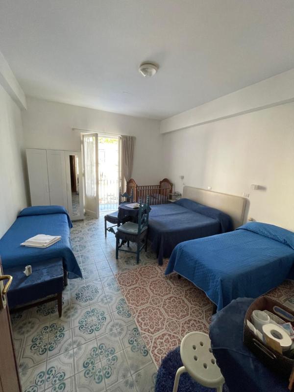 Quadruple Room with View image 4