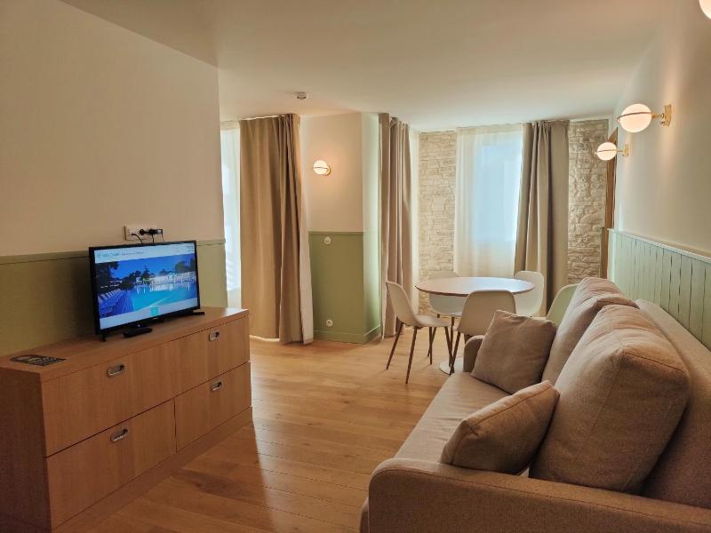 Prestige Suite image 4