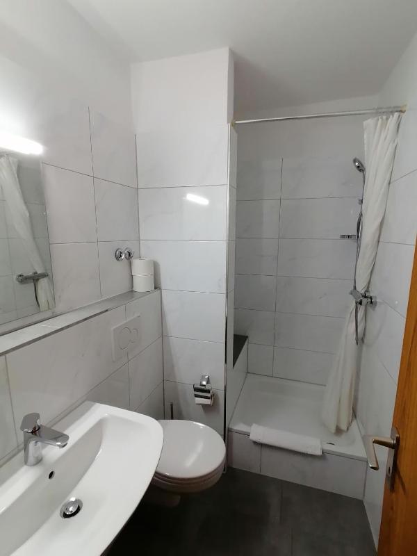 Double Room image 2