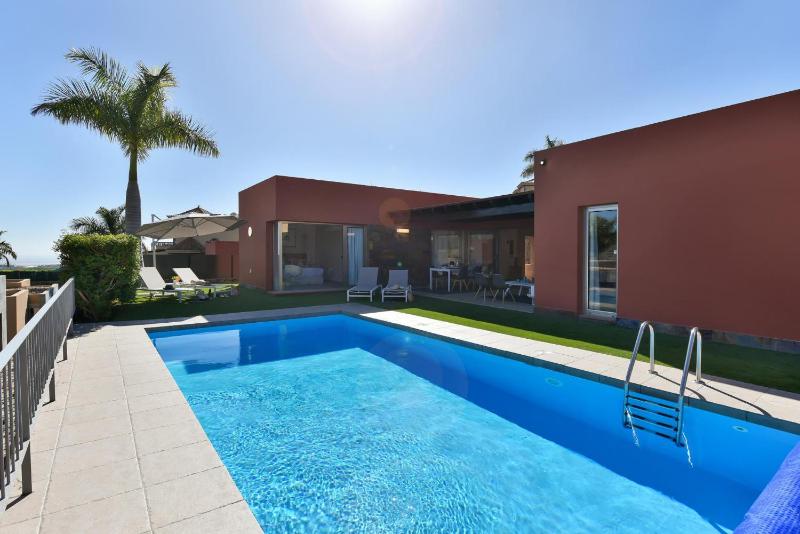 Par 4 Blue Star by VillaGranCanaria - image 32