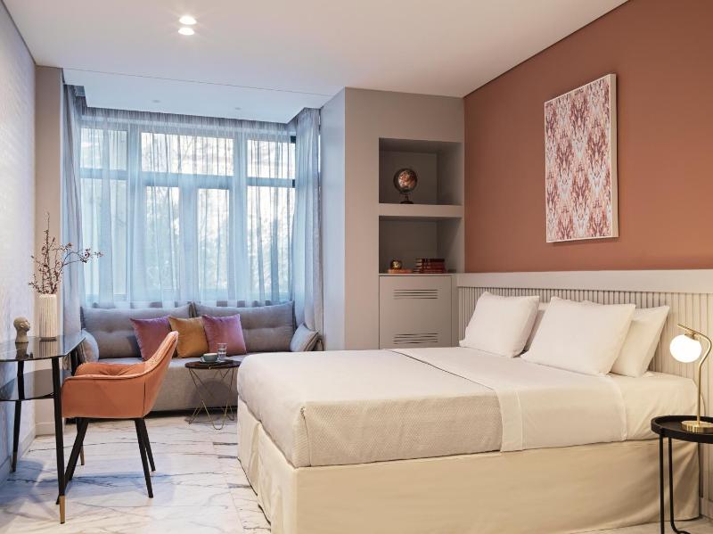 Deluxe Suite image 1