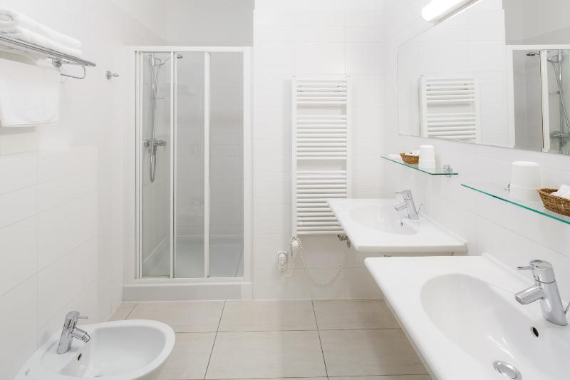 Superior Double Room image 2