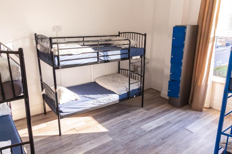 Bed in 6-Bed Mixed Dormitory Room image 4