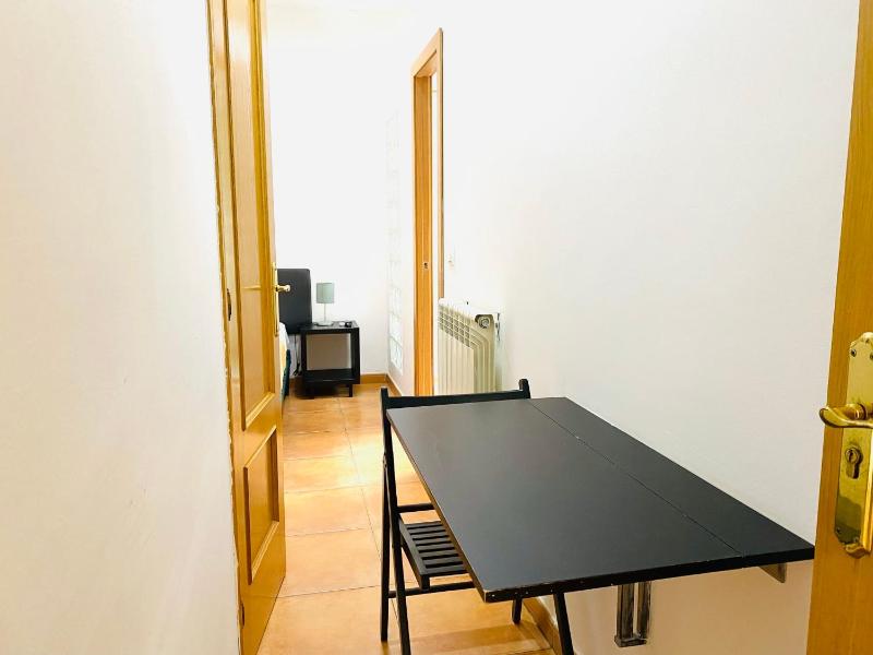 Single Room with Private Bathroom image 3