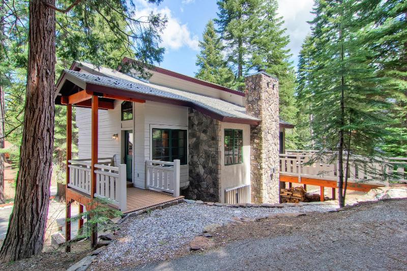 Three-Bedroom Holiday Home  image 4