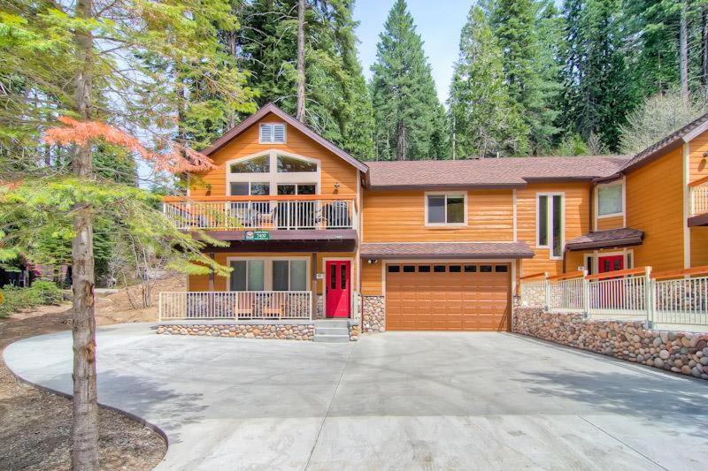Three-Bedroom Holiday Home  image 2