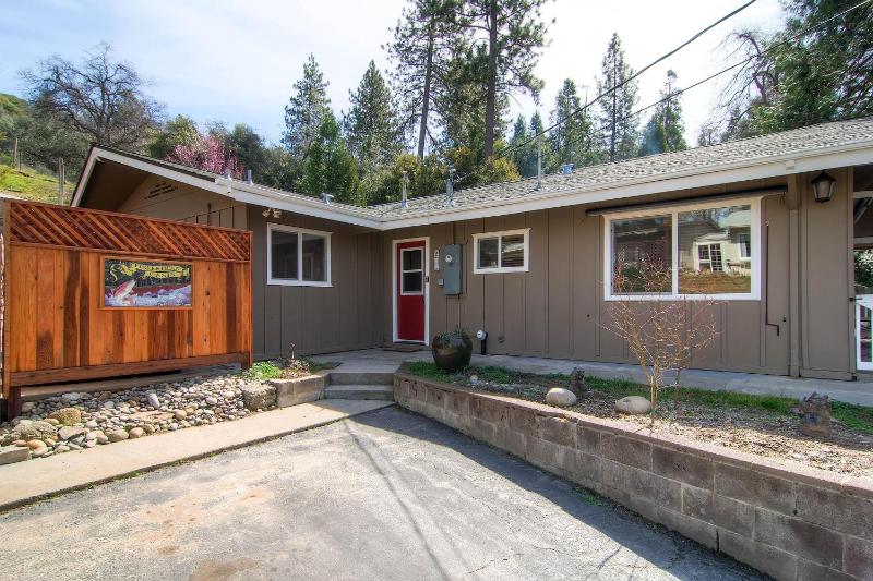 Three-Bedroom Holiday Home  image 2