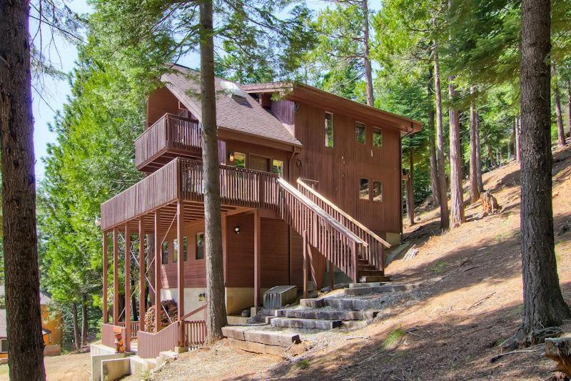 Two-Bedroom Holiday Home image 2