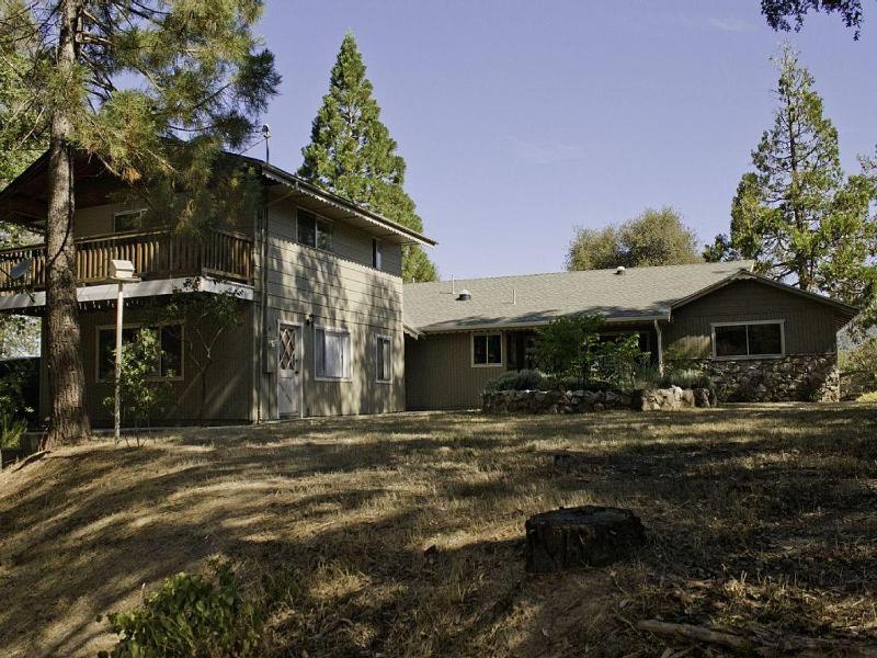 Four-Bedroom Holiday Home image 2